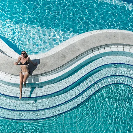 Station touristique Blue Only Adult 16